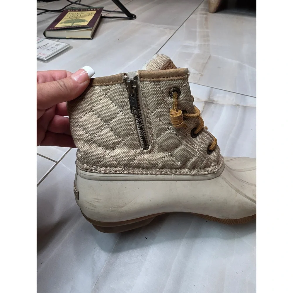 Sperry Top-Sider Saltwater Duck Boots Womens 7.5‎ Tan Quilted Canvas STS99071 A2